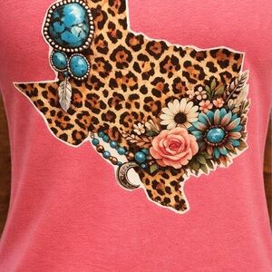 Leopard Texas Floral Graphic Tee in Coral Pink